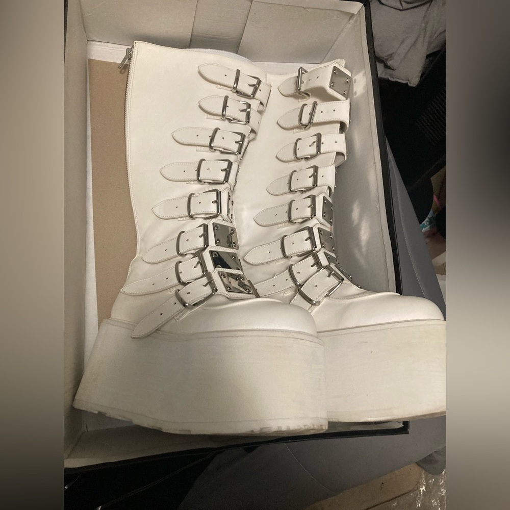 Demonia Damned 318 WHITE 👟 SZ 7